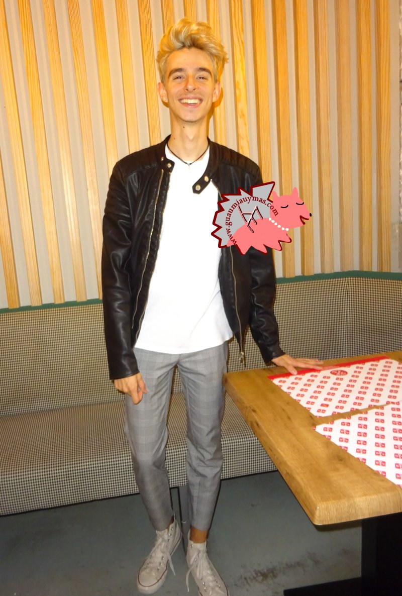 GuauMiauyMas's tweet photo. Vídeo entrevista con @DavidParejoSing sobre #YaNoHayCalma ,el estreno en @canalfiesta ,sus #fans , @menudanochetv con @AbrahamMateo y @Mariaparradovoz ,ser jurado en #Ganacontuvoz @LaVozKids , @JADELOFICIAL @DiegoParejo , @MiguelLinde @RaulBioque y más https://t.co/Has1WwoxRV https://t.co/0CLdyYGtoW