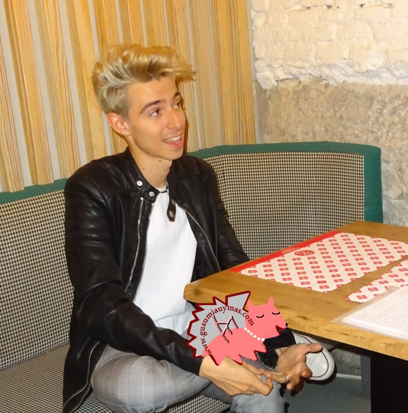 GuauMiauyMas's tweet photo. Vídeo entrevista con @DavidParejoSing sobre #YaNoHayCalma ,el estreno en @canalfiesta ,sus #fans , @menudanochetv con @AbrahamMateo y @Mariaparradovoz ,ser jurado en #Ganacontuvoz @LaVozKids , @JADELOFICIAL @DiegoParejo , @MiguelLinde @RaulBioque y más https://t.co/Has1WwoxRV https://t.co/0CLdyYGtoW