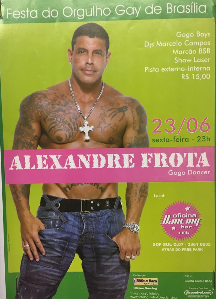 UebbiCao's tweet photo. Então tá explicado o ódio por Gays né @alefrotabrasil? 
12 Anos na Justiça? Bunito. 👍👏
Empresa pede bloqueio de salário de Alexandre Frota na Câmara dos Deputados por calote em boate gay. https://t.co/JLDtX6bWzB https://t.co/oyqxSFBSbK