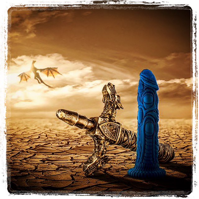 #fantasiescometolife .@BlushNovelties #TheRealm #Drago #LockOn #DragonSword #Dildo #Handle in #Bronze #exquisite #detailing #Dragon #Sword #DildoHandle #exploration #Swordhandle #medieval #stunning #FantasyInspired #PleasureToys #inspire #imagination dallasnovelty.com/shop/new-sex-t…