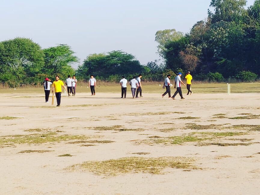 sdeievent's tweet image. #sDMavericks scored 4 points by winning match against #sDDynamos by 7 wickets where Mavericks captain #smarTian Devendra Rawat was player of the match scoring 44 runs.