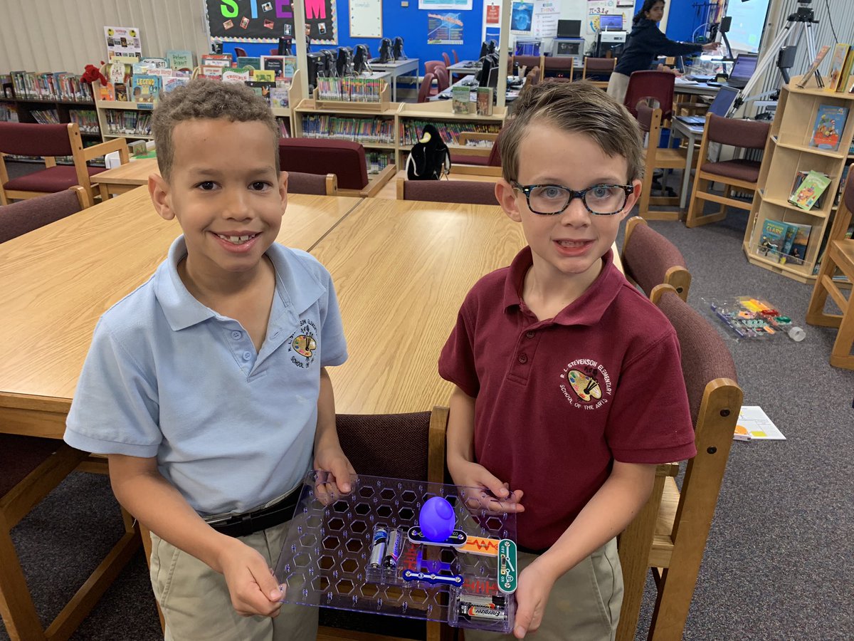 oconnorstacey2's tweet photo. My first graders are so proud of their Snap Circuits creations! https://t.co/o9MUEjTyCq