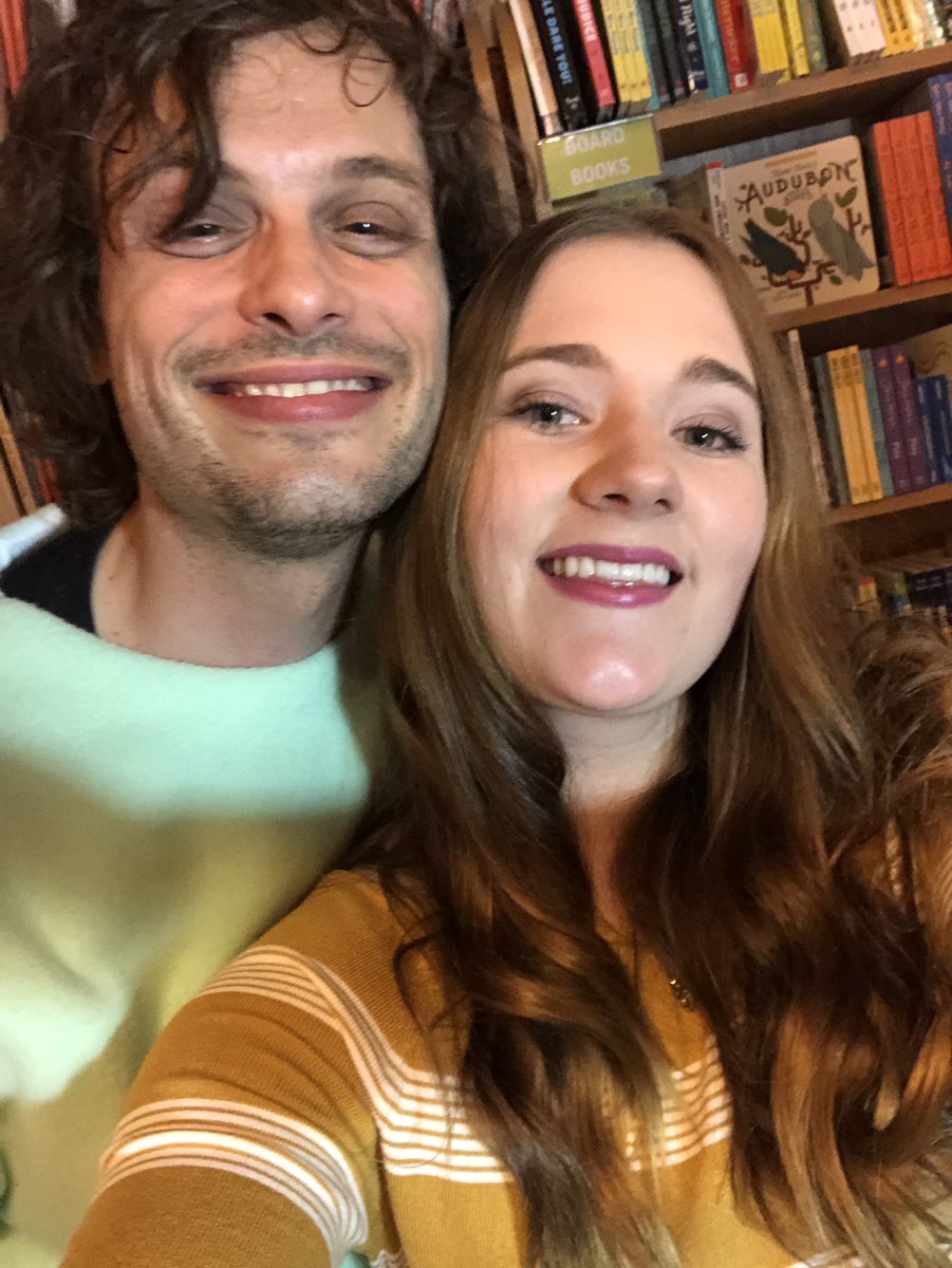 5friesofHarry's tweet photo. MATTHEW GRAY GUBLER IS THE NOCEST PERSON IS THIS WHOLE WORLD HE SAID HE LIKED MY ACCENT AND MY SHIRT AND THANKS ME FOR COMING AND SWAYED ME AROUND WHEN I HUGHED HIM WHAT @GUBLERNATION  I LOCE YOU I LOVE YOU THANK YOU THANK U https://t.co/bZYH5tobAF