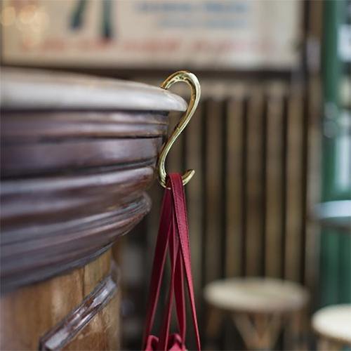 Amusespot1's tweet photo. Designed by Farvardin Fathi, the Hookup hook solves the issue of keeping your accessories clean, tidy, and manageable by a portable and fashionable means. Twist to open, twist to store. 

https://t.co/B7cBSJDiSa
.
.
.
#Fafa #farvardinfathi #hookup #purse #pursehook https://t.co/eWqC0ylGZ7