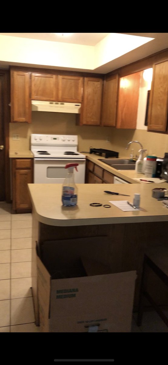 courtney_tatum's tweet photo. Watching Fixer Upper has paid off🤣 Love my new kitchen 💙💙 https://t.co/K9YwZsTeDF