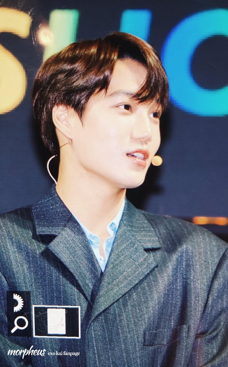 190403 SKT 5GX 런칭 쇼케이스 #엑소카이 #카이 #종인 #KAI #カイ 
SKT 인수하러 온거같자나...😭