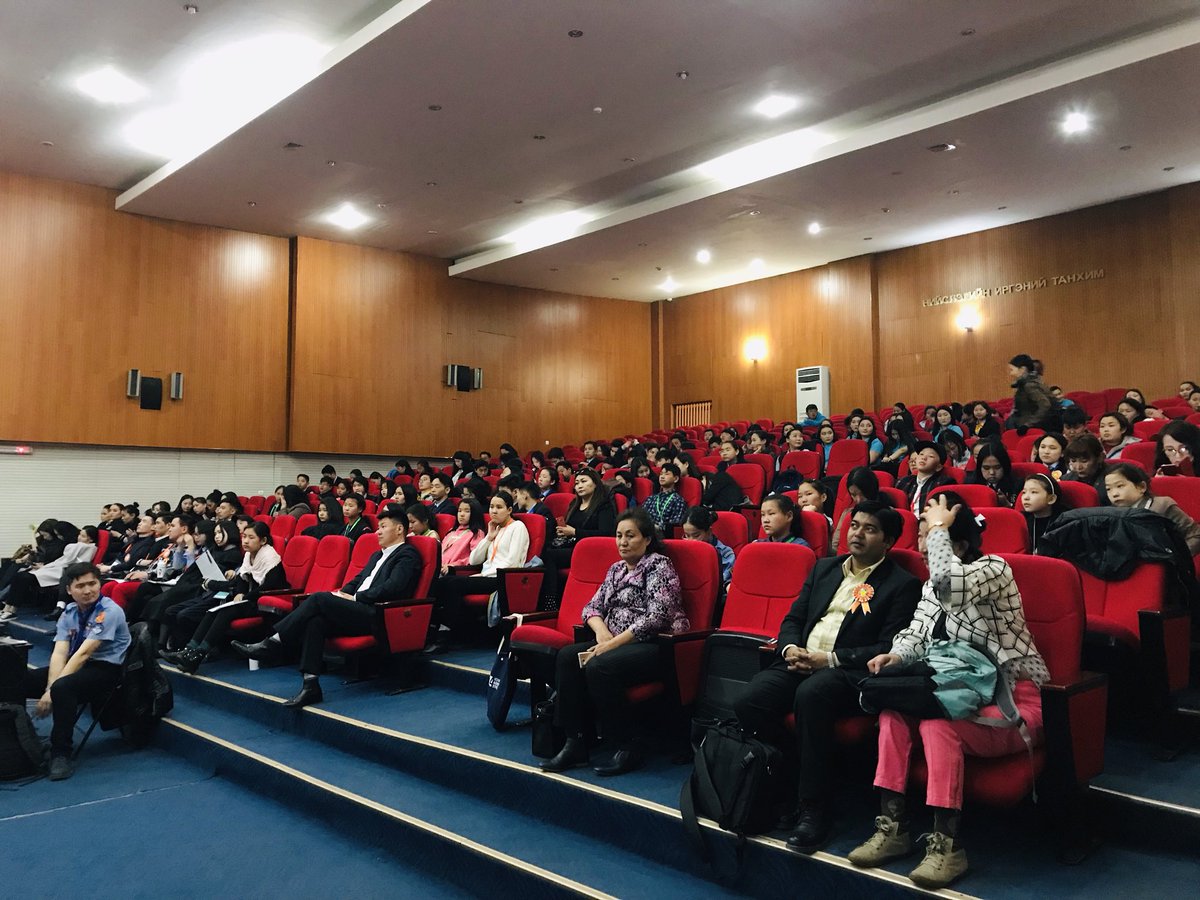 Монгол Хүүхдүүд: "Тогтвортой Хөгжлийн Зорилго 2030" анхдугаар хэлэлцүүлэг Нийслэлийн иргэний танхимд зохион байгуулагдаж байна.

НИЙСЛЭЛИЙН 6 дүүргийн 12-18 насны 160 гаруй хүүхдүүдийн төлөөлөл оролцож дуу хоолойгоо хүргэж байна.