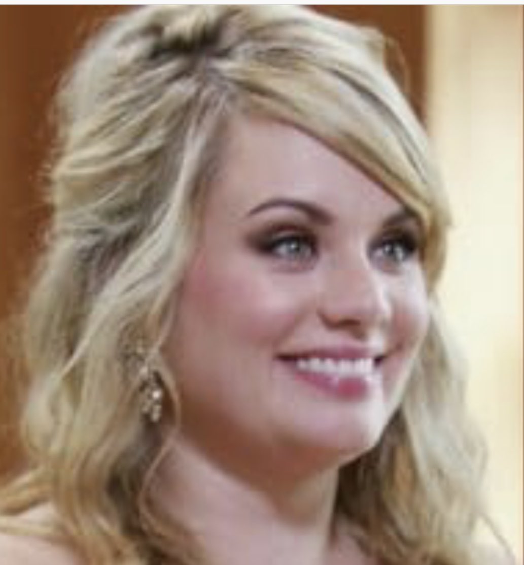 hlaurenbaker's tweet photo. Kate on her wedding day vs. Kate on decision day. Luke broke her spirit so much! 😪 #MarriedAtFirstSight #MAFS https://t.co/tWyeBZQMYh