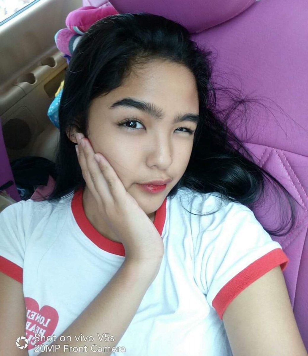 jjandreabrillan's tweet photo. Dalagang Pilipina challenge be like. https://t.co/n35EqxRvqa