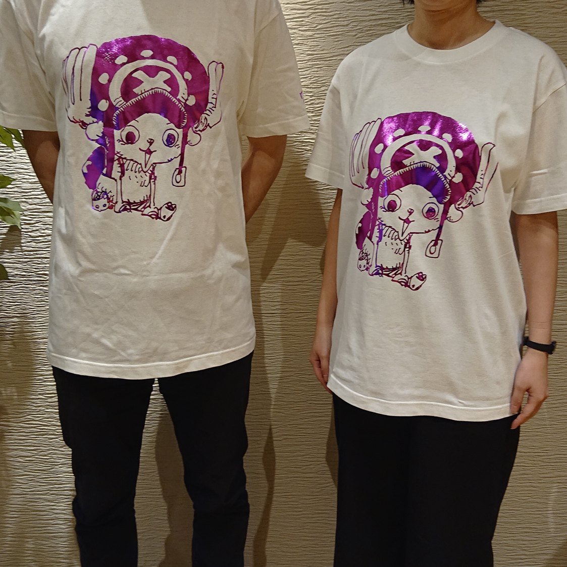 ジャンプショップ Jump Shop 公式 さんのツイート Jump Shop原作新商品情報 One Piece Tシャツ チョッパー S M L Xl Xxl Xxxl 各2 800円 税 ピンクゴールドのチョッパーがとっても可愛い 街中で目立つ事間違いなし 袖口には ワンピース の