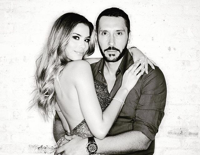 Have you tried our BeautyBooth? Ditch the distracting backdrops and props and become the STAR of your photo shoot!!
•
•
#SocialLightPhoto #BeautyBooth #ExpectBetterPhotography #aspenevents #aspenwedding #aspenweddings #aspenweddingplanner #NoFilter #… ift.tt/2FViFJz