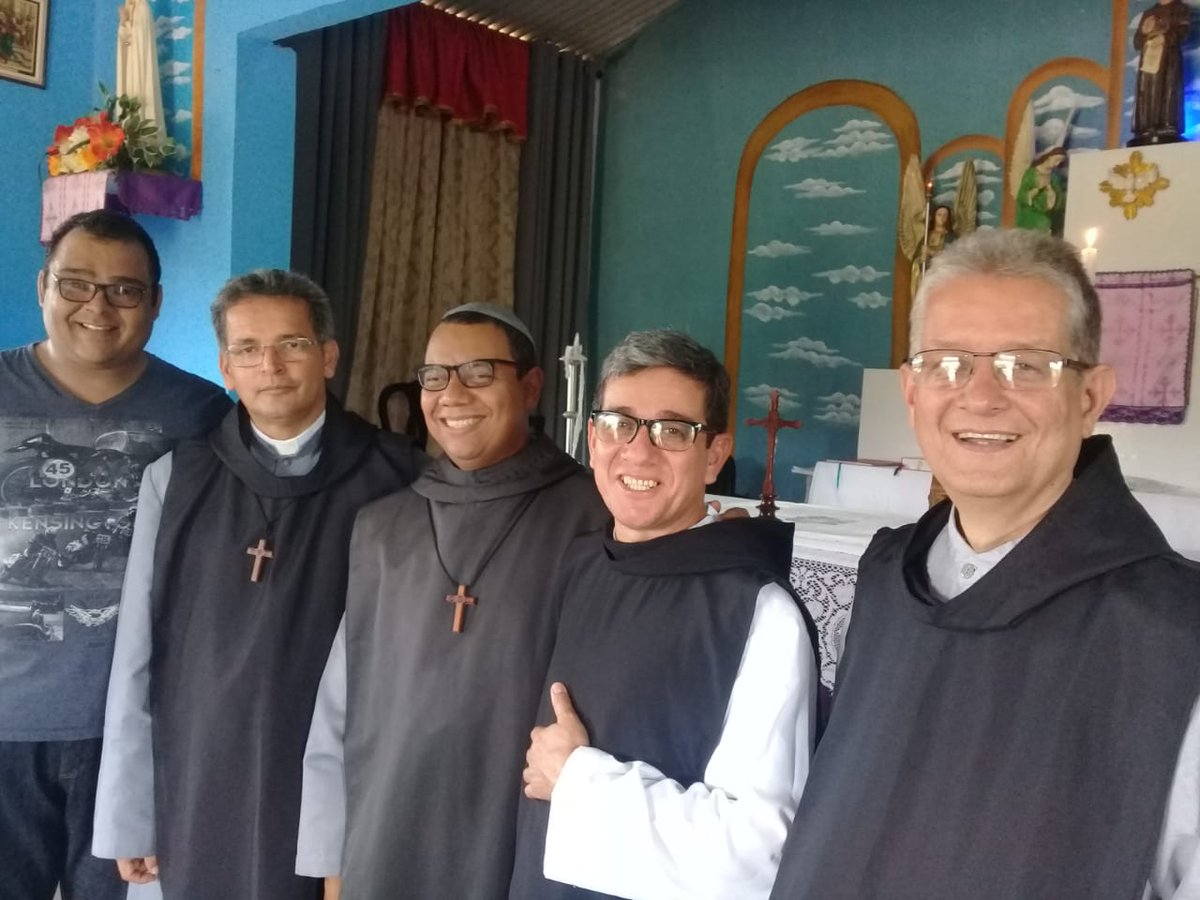 edusanharo's tweet photo. Irmãos da Comunidade na Sede do Mosteiro em Barreiros, neste dia 31 de Março de 2019. https://t.co/ojaemUjRvs