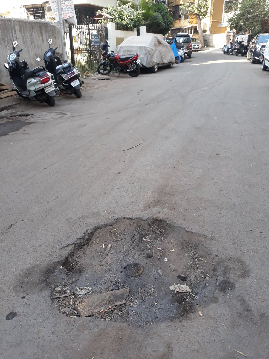 PotholeWarriors's tweet image. So much of Bad happening .. just Giving end Commuters pain over their existing pain on daily chorus of life.. 
 Thanx to all #alertCitizens for highlighting such apathy. Which may cause severe injury n accidents mostly due to open manholes &amp;amp; #Potholes 
Which is neglected 1yr abv