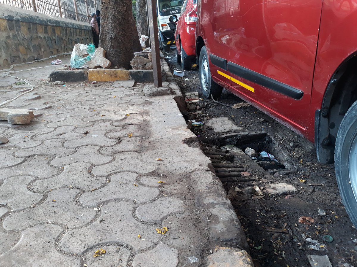 PotholeWarriors's tweet image. So much of Bad happening .. just Giving end Commuters pain over their existing pain on daily chorus of life.. 
 Thanx to all #alertCitizens for highlighting such apathy. Which may cause severe injury n accidents mostly due to open manholes &amp;amp; #Potholes 
Which is neglected 1yr abv