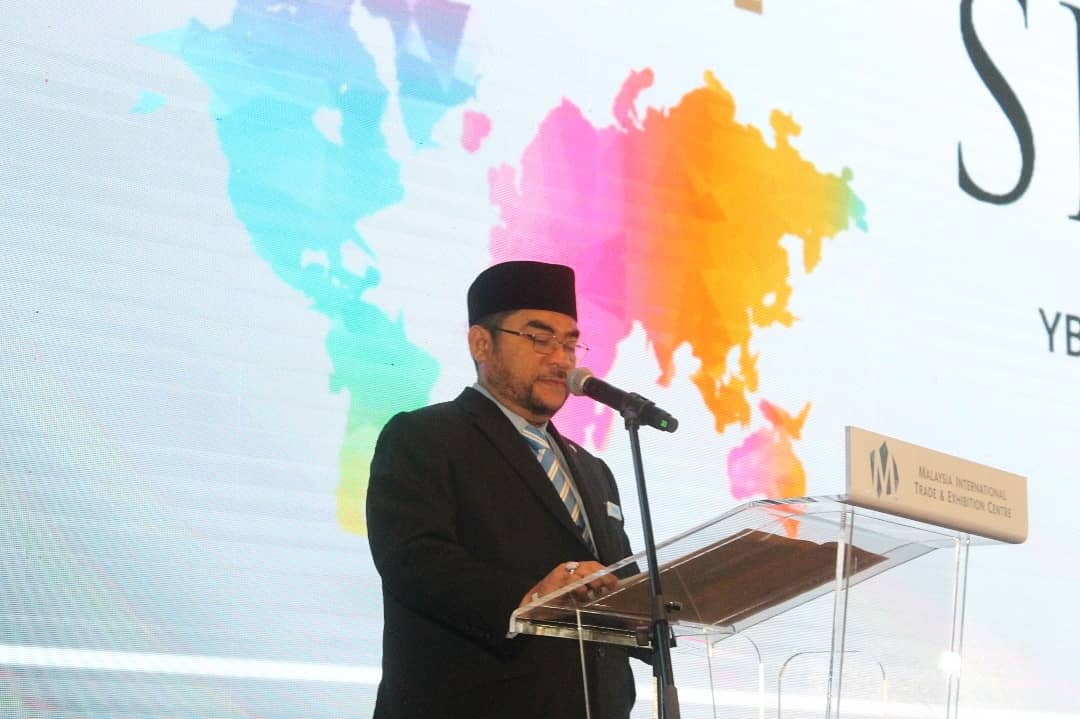 ghas2019's tweet photo. The official launching of Global Halal Summit 2019 by YB Datuk Seri Mujahid Yusof, Minister in the Prime Minister’s Department at Malaysia International Trade and Exhibition Centre (MITEC), Kuala Lumpur. https://t.co/hcs7TDdbvG