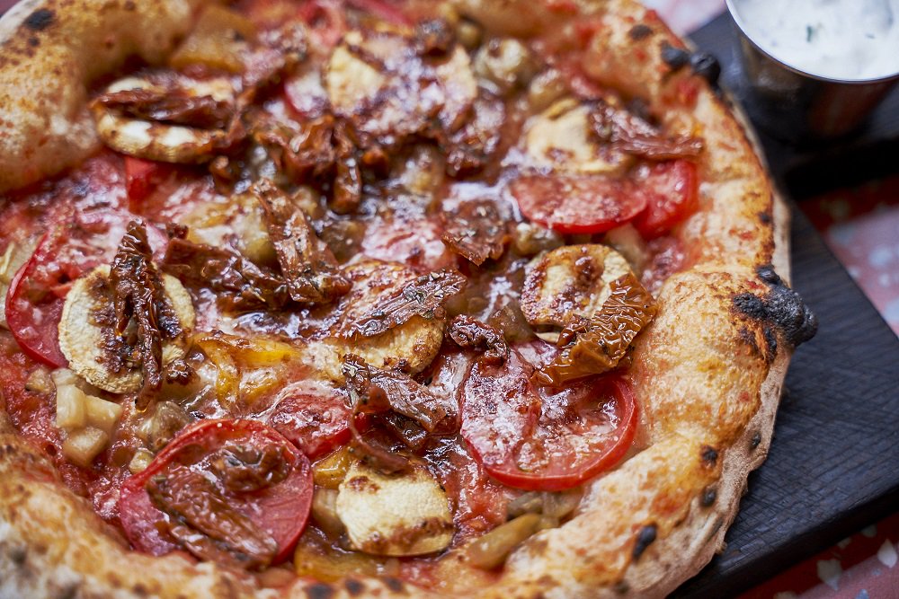 Рецепт пиццы от шеф повара. Кофейня бруно. Рецепт пиццы от шеф повара. Пицца от шефа. Пицца с лососем от шеф повара\.