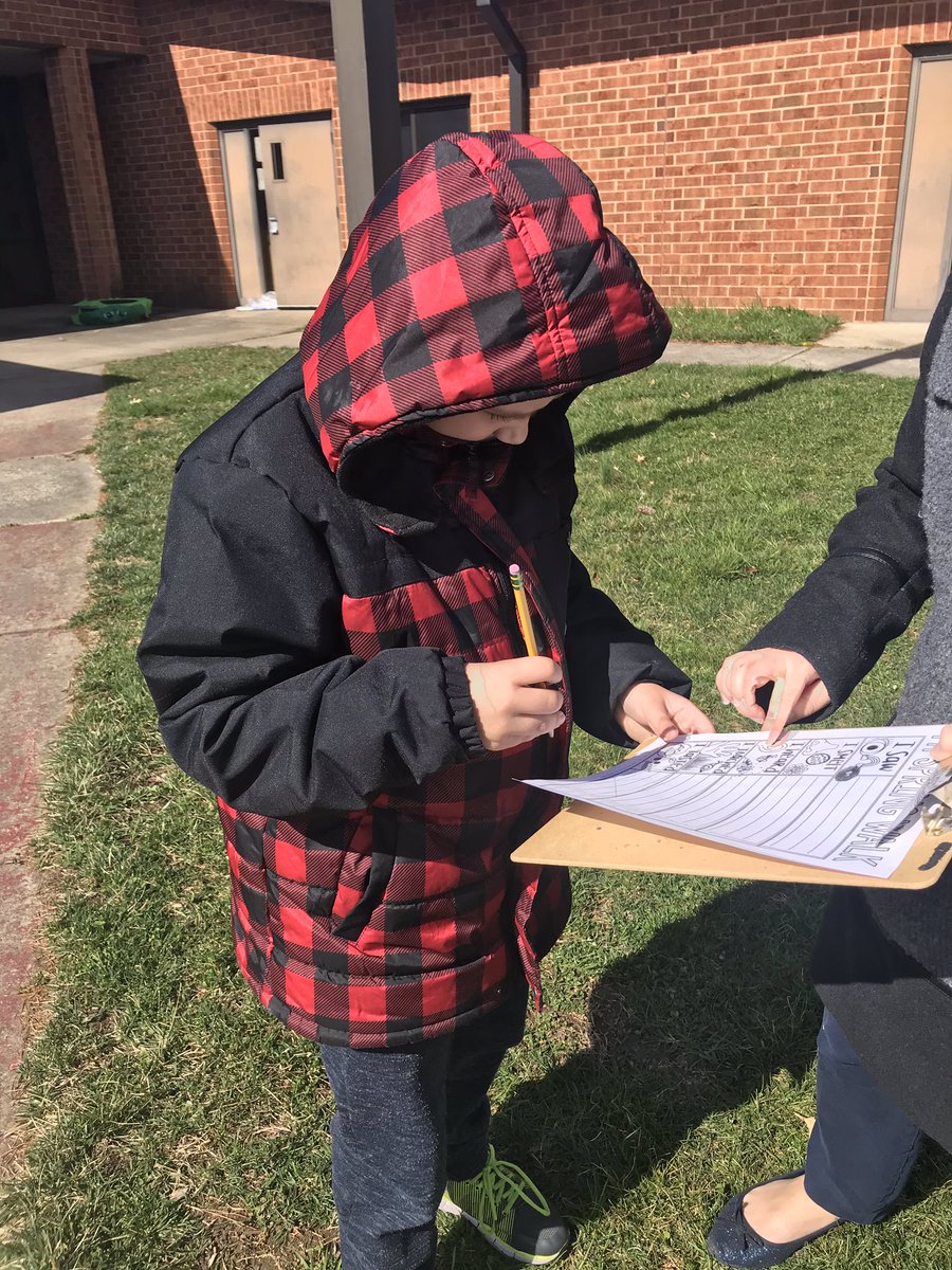 graceomalley515's tweet photo. We enjoyed the nice weather today by engaging in a nature scavenger hunt by using our 5 senses 🌷☀️ #funin515 #springishere #bcsssdpride #bcsssdtweets https://t.co/NvWE4fpxHv