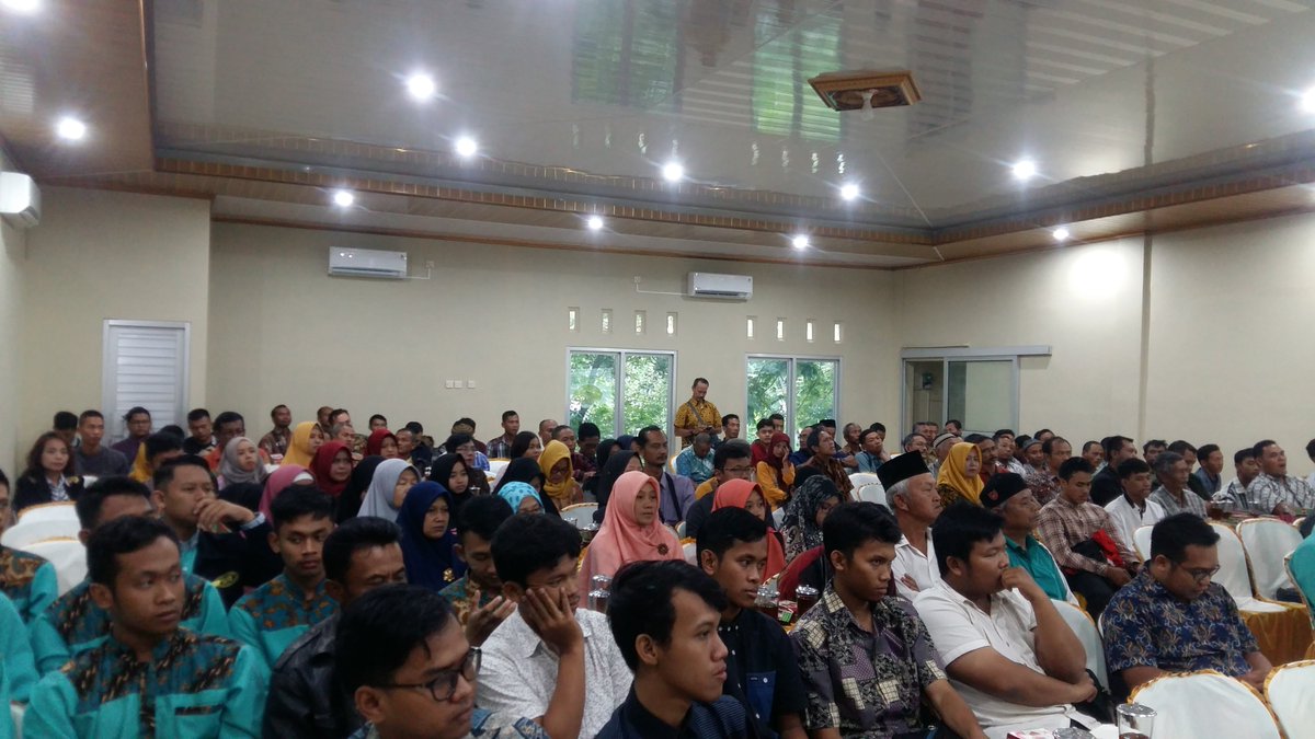 Bu_Endang_Maria's tweet photo. Tumpas kekerasan seksual anak melalui Sosialisasi UU Perlindungan Anak. #KomisiVIII #DPRRI

@DPR_RI https://t.co/iwZd2bCJQp
