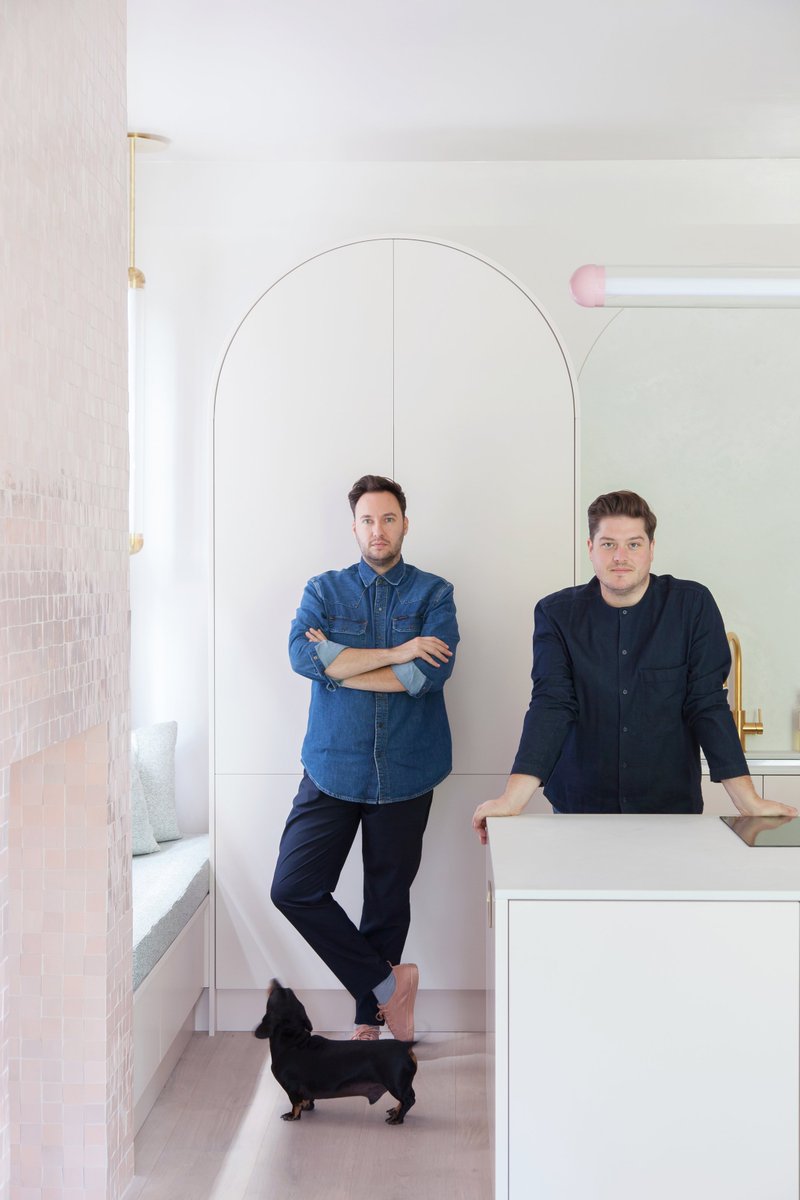 CaesarstoneUK's tweet photo. Russell and Jordan of @2lovelygays selected #Caesarstone 4011 Cloudburst Concrete for their own #kitchen, combining the cloud-like #quartz worktop surface with playful curved cabinetry created in partnership with @JLofHungerford #kitchendesign #interiordecor #homedesign https://t.co/mmq5Qa2r2v