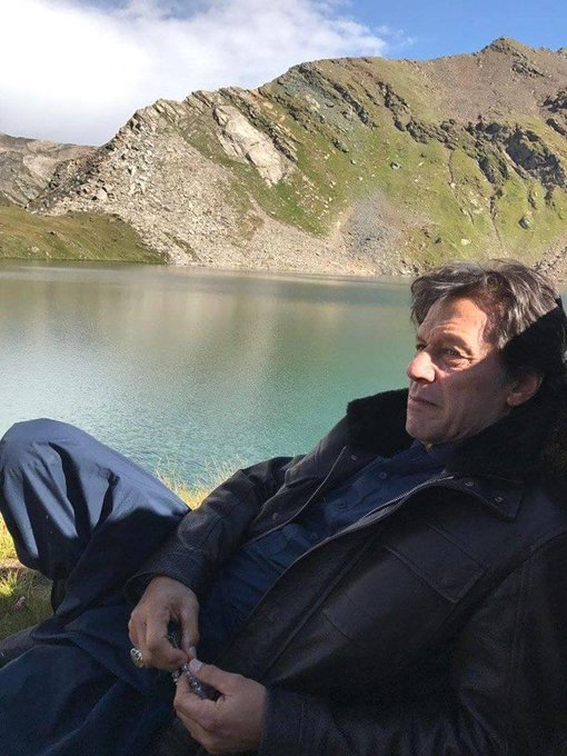 roznamadunya's tweet photo. وزیراعظم عمران خان کو اگر آپ کو کوئی پیغام دینا ہو تو کیا کہیں گے؟  @ImranKhanPTI @PTIofficial   #MessageToPM https://t.co/13wgGb2j7u