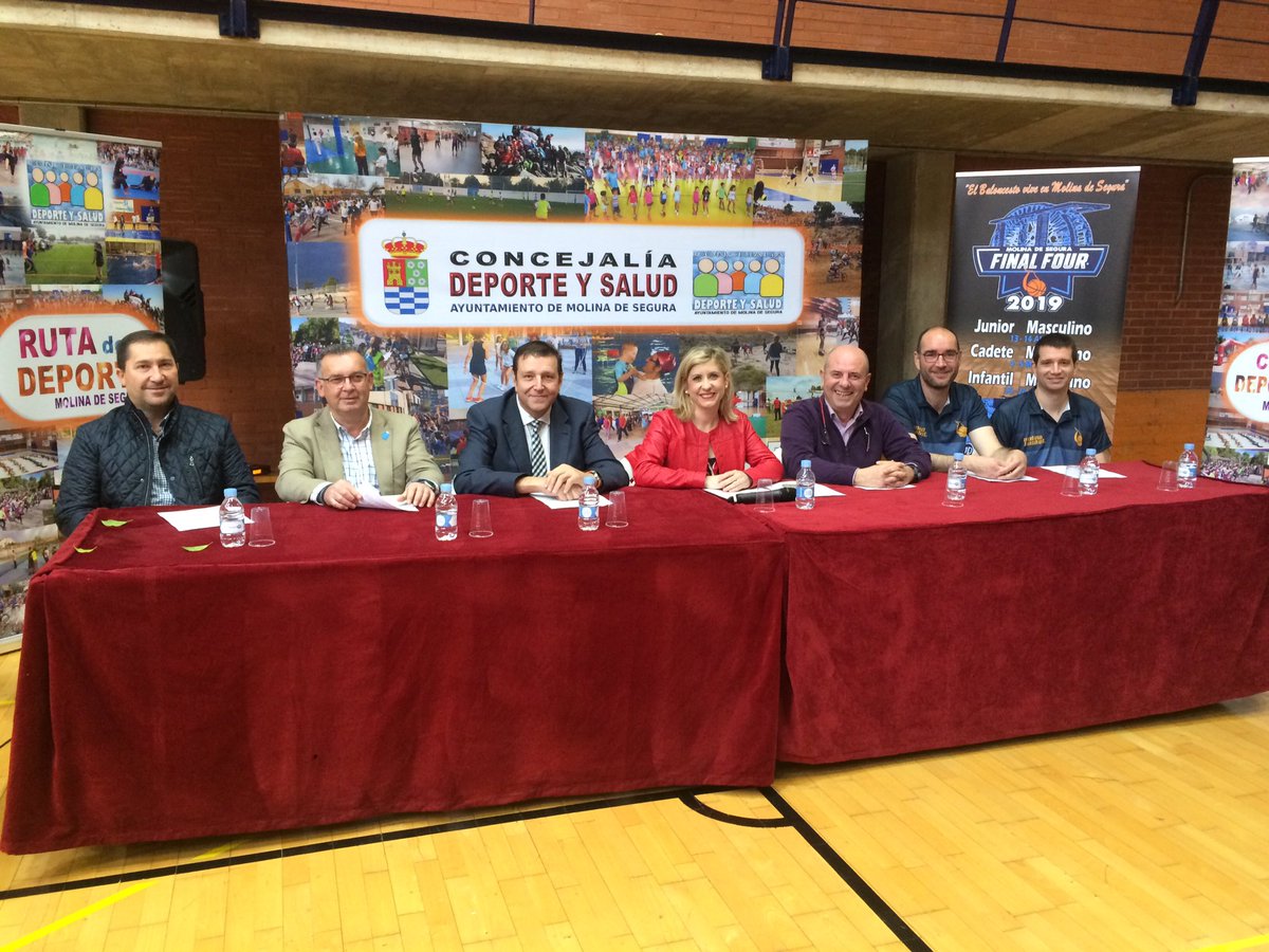 AytMolinaSegura's tweet photo. .@EstherClavero participa en el acto de presentación de las fases finales regionales de baloncesto organizadas por @AytMolinaSegura @molinabasket y @FBRegionMurcia https://t.co/wVK1vwG0gb