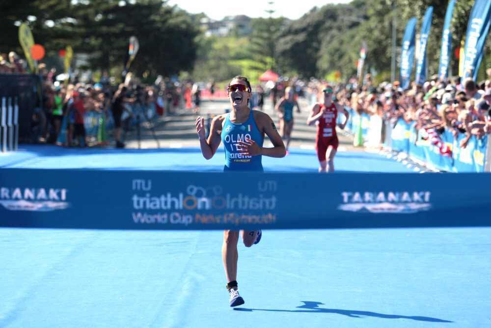 Run4Food_Italia's tweet photo. TerzaSuTre: Mia madre le invidia la giovane età, mio padre la pronuncia e l’accento quando parla in inglese, io la pelle liscia senza pori dilatati del volto, e il grande talento nel triathlon. @AlessiaDeGilio #run4food #terzasutre @angelicaolmo
\\ https://t.co/hrprV2yEra // https://t.co/WXFcqEEOHH