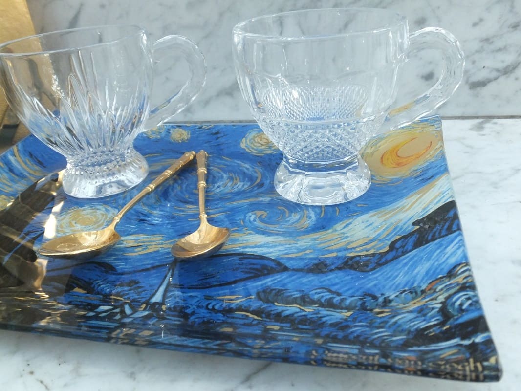 💠 Cappuccino in Vincent van Gogh style 💠  Starry night -- unforgettably beautiful💠  glass tray 20 x 28 cm 💠 INFO bit.ly/2UMypmW 💠 For Interior Design, retailers, hotels.

#interior #interiordesign #interiors #interiordecor #homedecor #homedeluxe #livingroomdecor