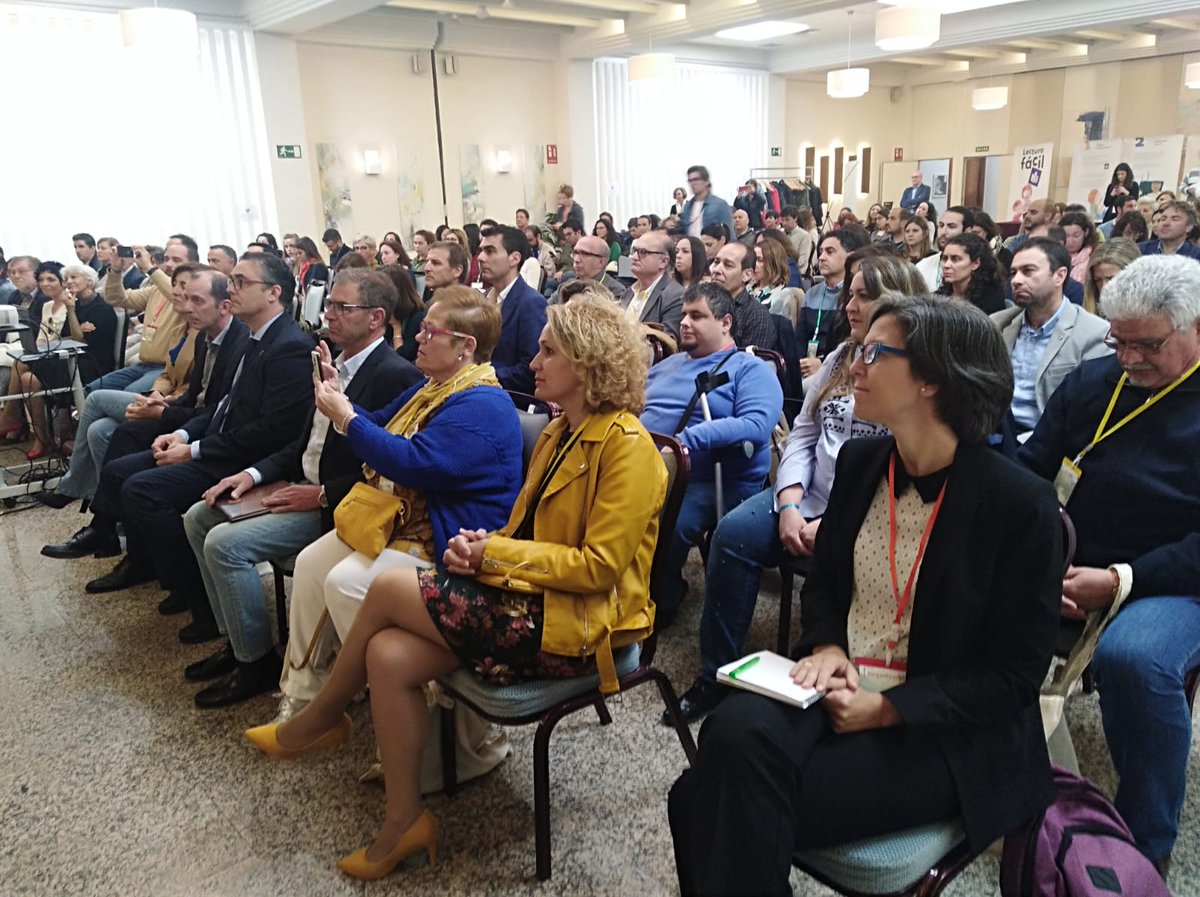plenaextremadur's tweet photo. El presidente de Plena inclusión Extremadura, @PEDROCALDERONR  inicia dando la bienvenida a los 150 expertos y profesionales procedentes de toda España que asisten al Seminario Estatal de #AccesibilidadCognitiva #JuntosContinuamosElCamino https://t.co/WP3ZmDgMB8