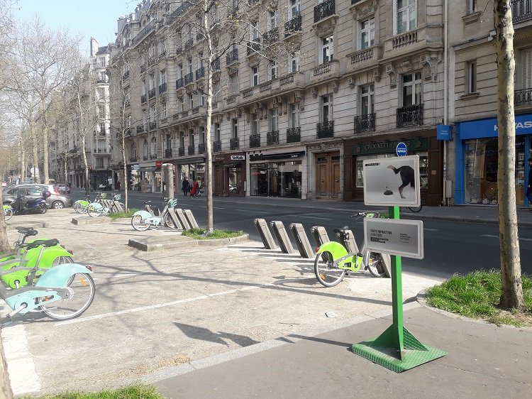 mairie7's tweet photo. La propreté est l’affaire de tous ! #Stopauxincivilités @mairiedu7 lance une nouvelle campagne de #sensibilisation #propreté dans le secteur de la rue Chomel #ParisPropre  #implicationdetous #Paris7 @datirachida https://t.co/7sa0mMifX3