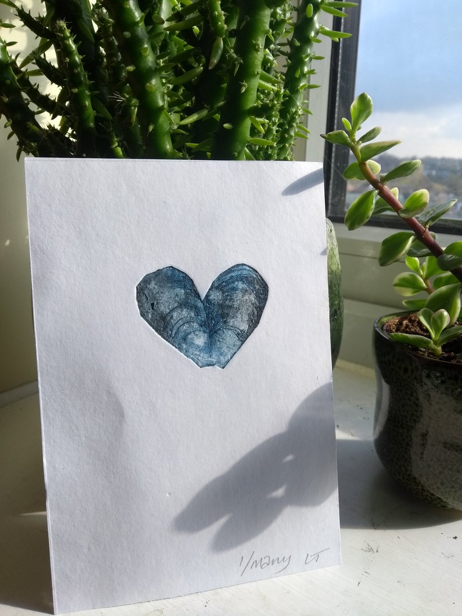 Loretta_Schauer's tweet photo. Thank you @WildCoastArt for this beautiful little #musselshell #print. Donation made to @Booktrust ❤️ #payitforward #readingrocks #myfavoritethings #beachcombing #printmaking ❤️🐚 https://t.co/DXLsO274uz