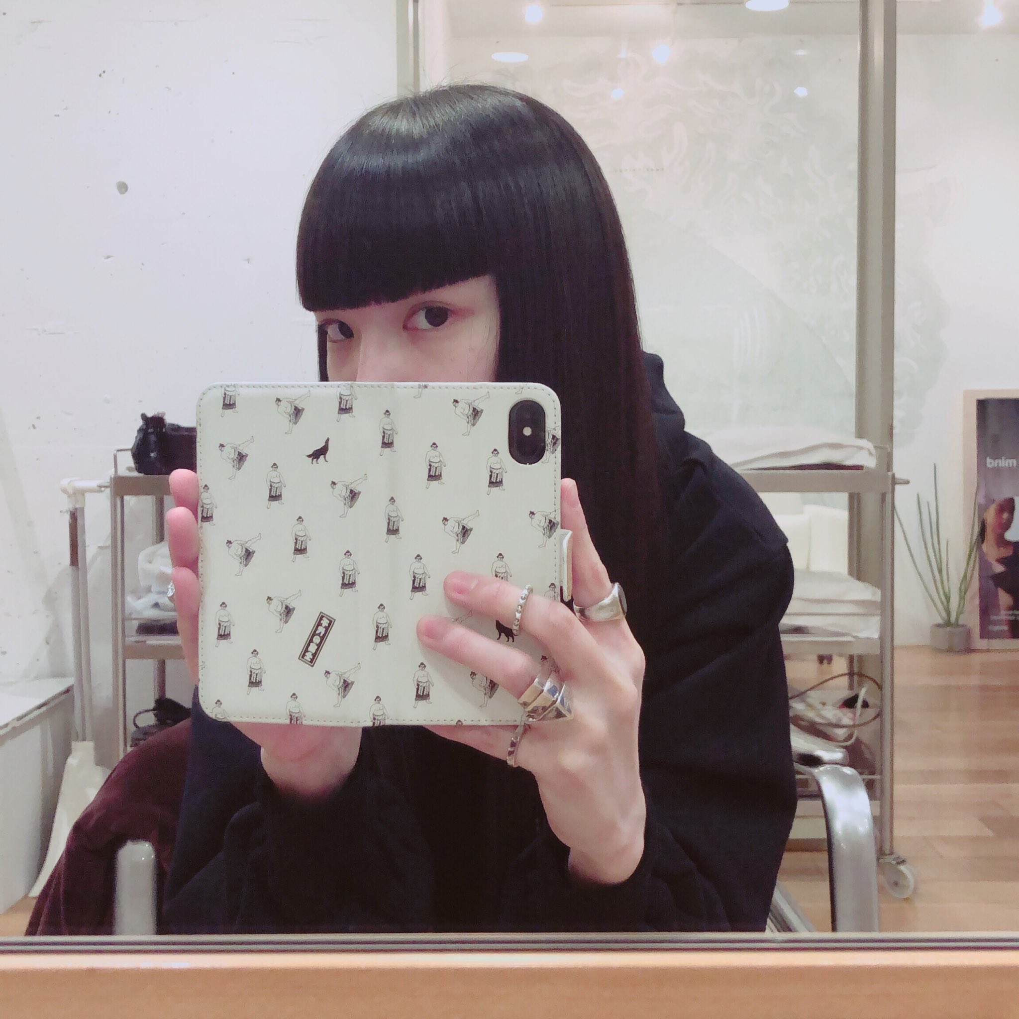 秋元梢 今年すでに15回も美容室に行っていた Overlandのatsushiさんにお願いしてまーす 秋元梢 今年すでに15回も美容室に行っていた Overlandのatsushiさんにお願いしてまーす