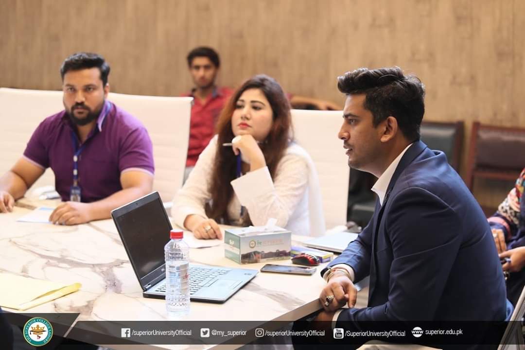 my_superior's tweet photo. Getting out of your comfort zone is always nerving; but how well you glide through it is what determines your aptitude. Excitement of applying for the first job mixed with nervousness of giving an interview heats up the floor at Gold Campus. https://t.co/YRdRMlxOZr