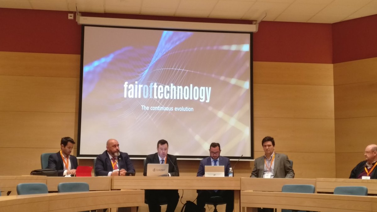 zenitdrones's tweet photo. Con un una madrugada entre Granada y Málaga, comenzamos nuestra primera jornada en @dronetech_fair @geotech. Ahora mismo asistimos a la mesa redonda sobre normativa e integración aérea de los #drones https://t.co/u7IbTnaMF1
