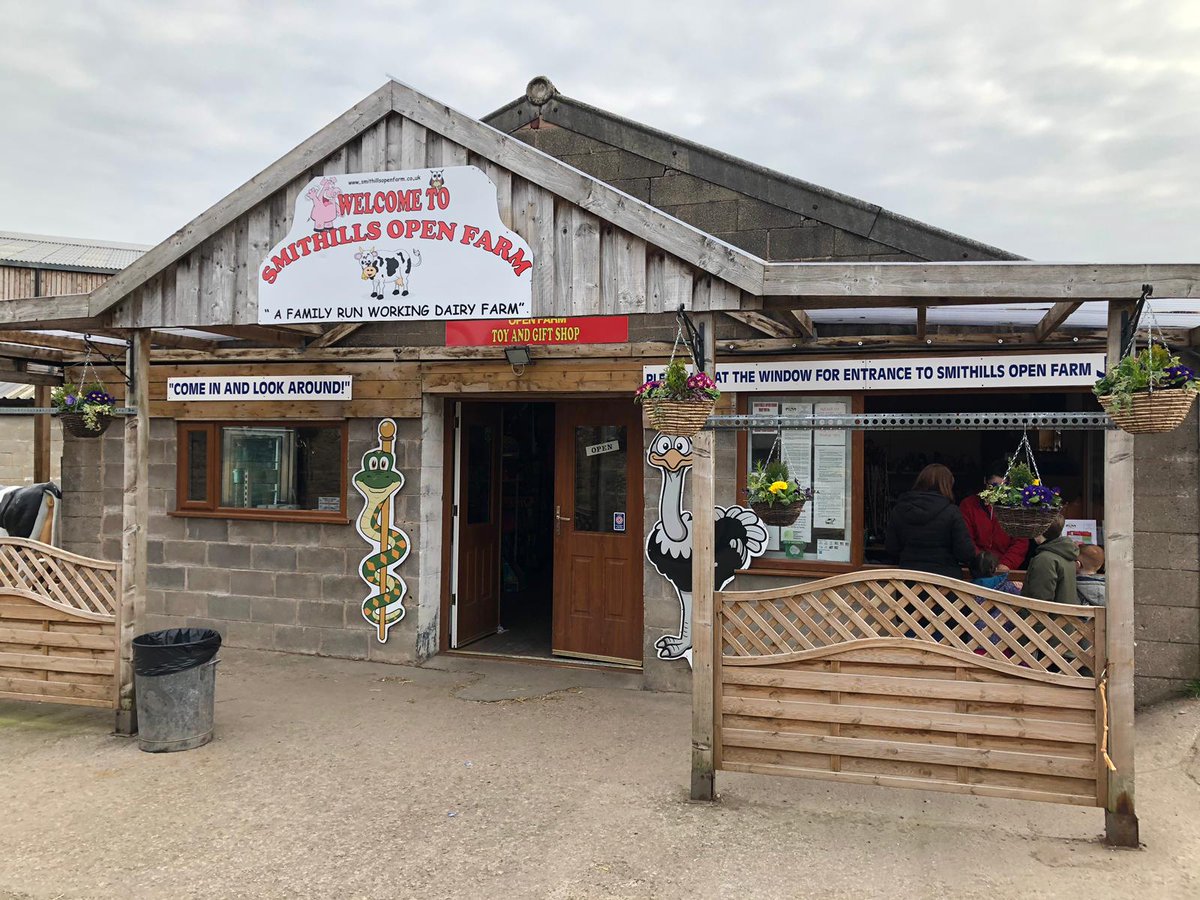 KAMComputers's tweet image. Here's an exclusive sneak peek of our latest #KCPOS Case Study. 

Thank you to @Smithillsfarm for speaking about your journey with #KCPOS and thanks to Phil @BigFatPigeon for filming!

All will be revealed soon!

#EPOS #CaseStudy #KCSolutions #Customer #Testimonial