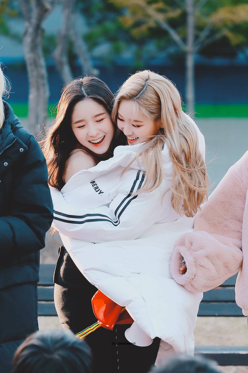 lomography_'s tweet photo. minimal warm.
#고원 #희진 #이달의소녀 #GoWon #HeeJin #LOONA https://t.co/Dl2nbJDQzr