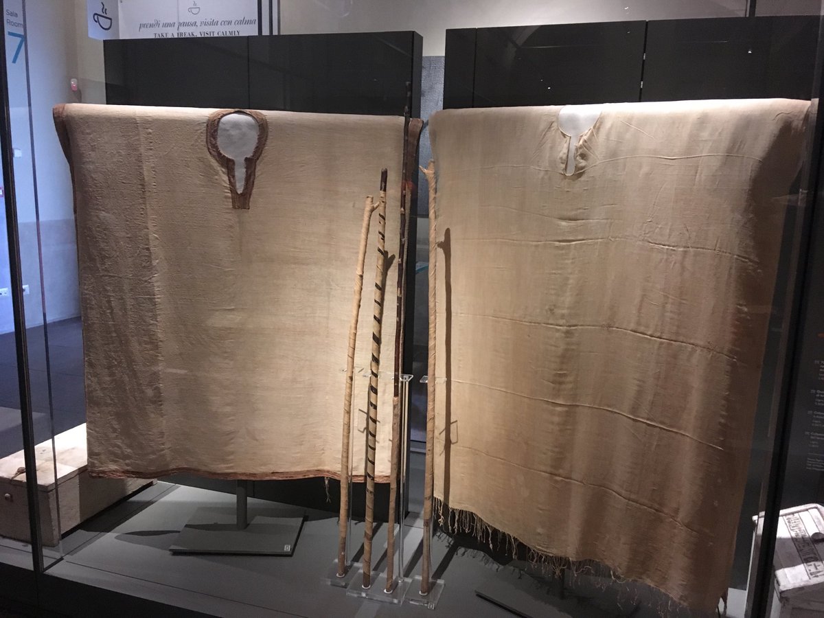 ⁦@texmeroe⁩ is in ⁦@MuseoEgizio⁩ to study pile weave textiles from #Egypt ! 🤤 in the exhibit of Kha and Merit’s grave! Here are 2 of Kha’s tunics. Thanks to Matilde Borla for welcoming and teaching me so much #archaeology #museum #ancienttextiles #ancientegypt