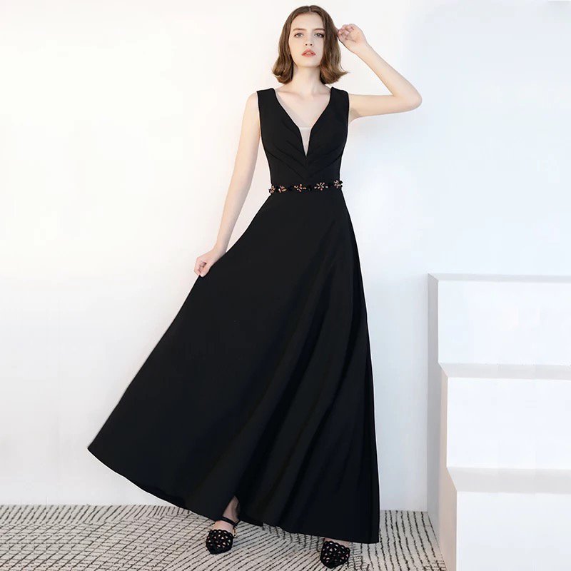 Sleeveless black evening dress,USD66   #blackdress  #blackgown #blackweddinggown #longblackdress  #partydress  #vneckdress #occasiondress    #eventdress  #weddinggowns #eveningdress  #promdress  #gown  #littleblackdress   #blackpromdress #blackeveningdress