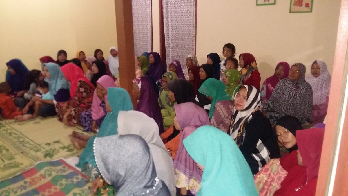 Bu_Endang_Maria's tweet photo. Kampanye dialogis dan tatap muka dengan konstituen. https://t.co/7FGSMQUUDw