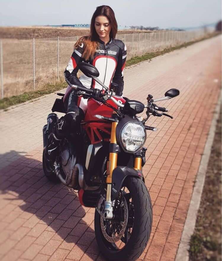 easy_rideuses's tweet photo. Amusez-vous à #moto ! https://t.co/GAjpq1Xmj2