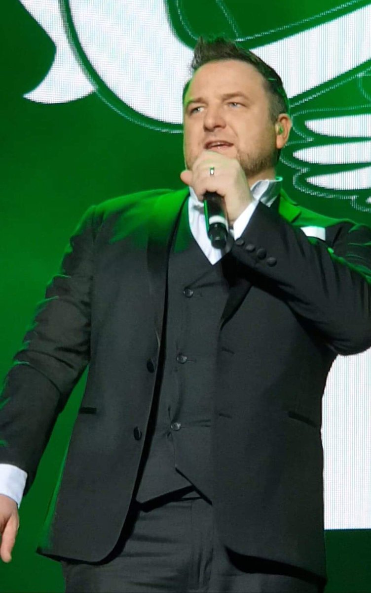 MikeysBZAngels's tweet photo. Thank you Mandi Parker for these gorgeous photos of Mikey taken at the show in Adelaide 😍 we’re glad you enjoyed the show! @MRMIKEYGRAHAM #mikeygraham #mikeysbzangels #bz25 #boyzone #boyzoneadelaide #boyzoneconcert #thankyouandgoodnight https://t.co/HwGosayz8g