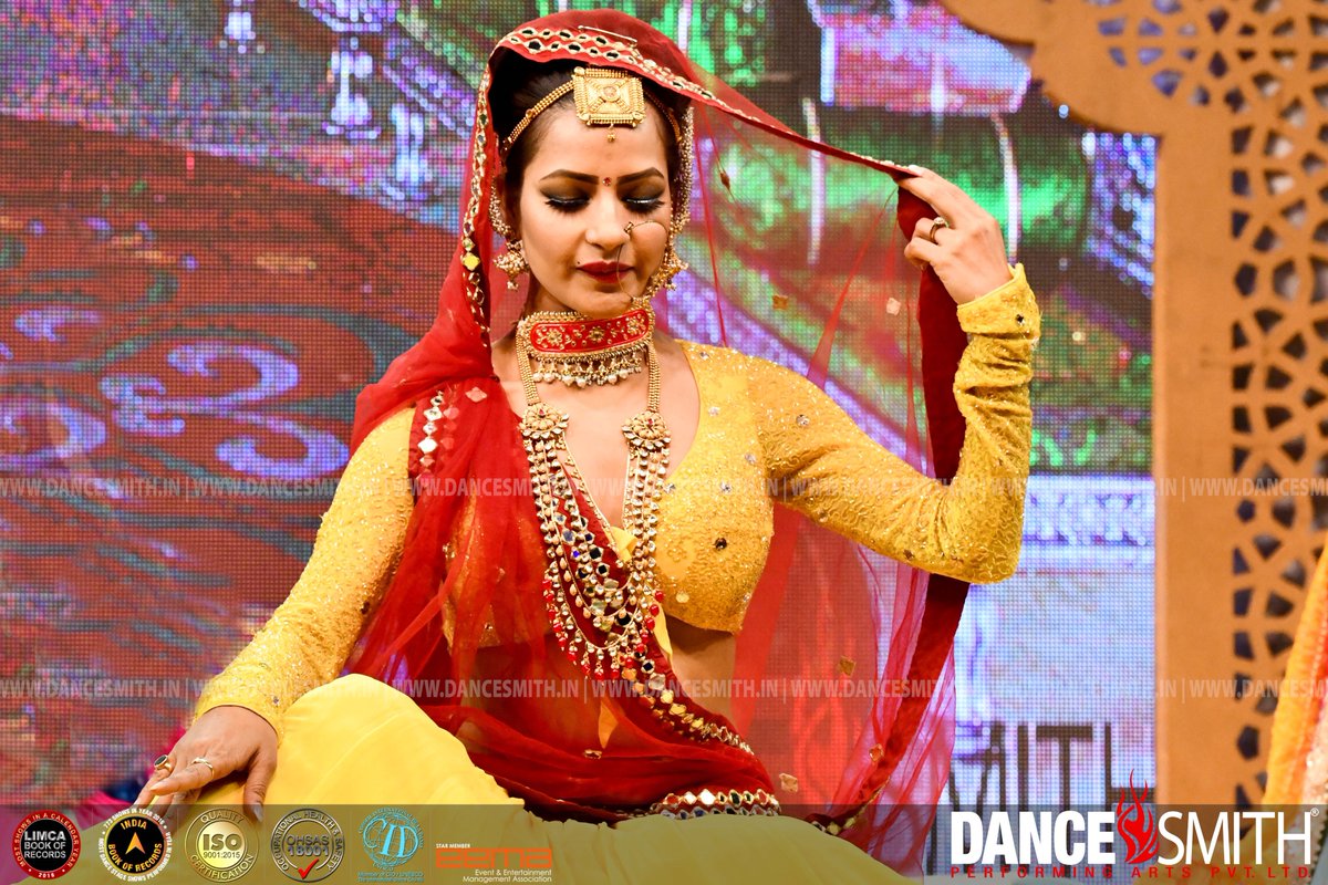 DanceSmithIndia's tweet image. Beautiful and rich presentation by team @DanceSmithIndia which extends the glory of the event up to a level.
#Bollywood #StagePresentation #StageShows #Performers #Performance #LiveEntertainment #Nazarana