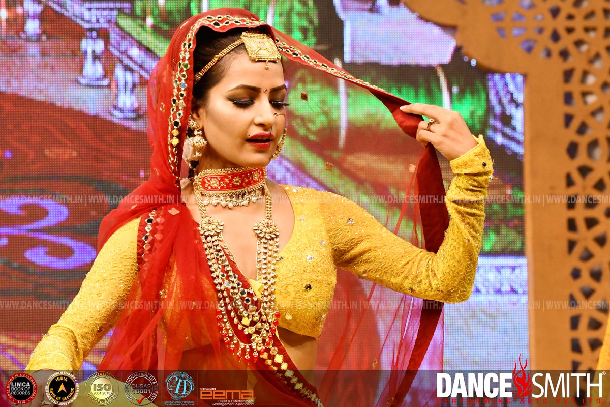 DanceSmithIndia's tweet image. Beautiful and rich presentation by team @DanceSmithIndia which extends the glory of the event up to a level.
#Bollywood #StagePresentation #StageShows #Performers #Performance #LiveEntertainment #Nazarana