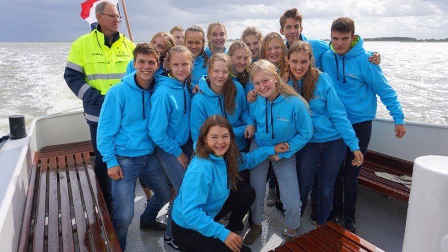 Jeugdbestuurder gezocht <a href="/waterschapagv/">Waterschap AGV</a>! 
Liep jij in de stromende regen tijdens de Klimaatmars? Of wil jij meedenken over oplossingen voor klimaatverandering, zoals droogte en wateroverlast? Dan is de rol van jeugdbestuurder iets voor jou.
bit.ly/2V8UkoB