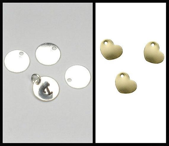 StarringUJewel's tweet image. Sterling Silver Initial Charms tinyurl.com/yx9cq3vw via @EtsySocial #jewelry #etsymntt #initialtag #personalizedinitial