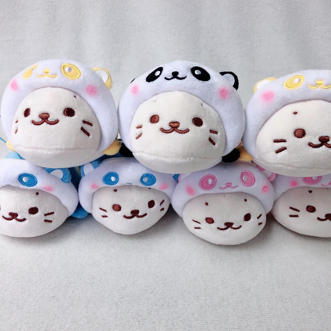 net_catcher's tweet photo. 🐼🐼
《ST73》しろたんピンクパンダBIGぬいぐるみ
《ST185》しろたんカラフルパンダマスコット
人気のしろたんぬいぐるみ&amp;マスコットはもうGETした？💖
まだの人はお早めに～🎶
🐼🐼
#しろたん #sirotan #アザラシ #ゴマちゃん #netcatcher #クレーンゲーム #オンラインクレーンゲーム #ネッチ https://t.co/XQi3Zxgiwe