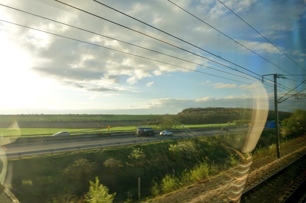 FRNGodefroy's tweet photo. #NoFilter #CestLeNord #CielFi 😎
#TGV7513 https://t.co/TQlTJ48pXM
