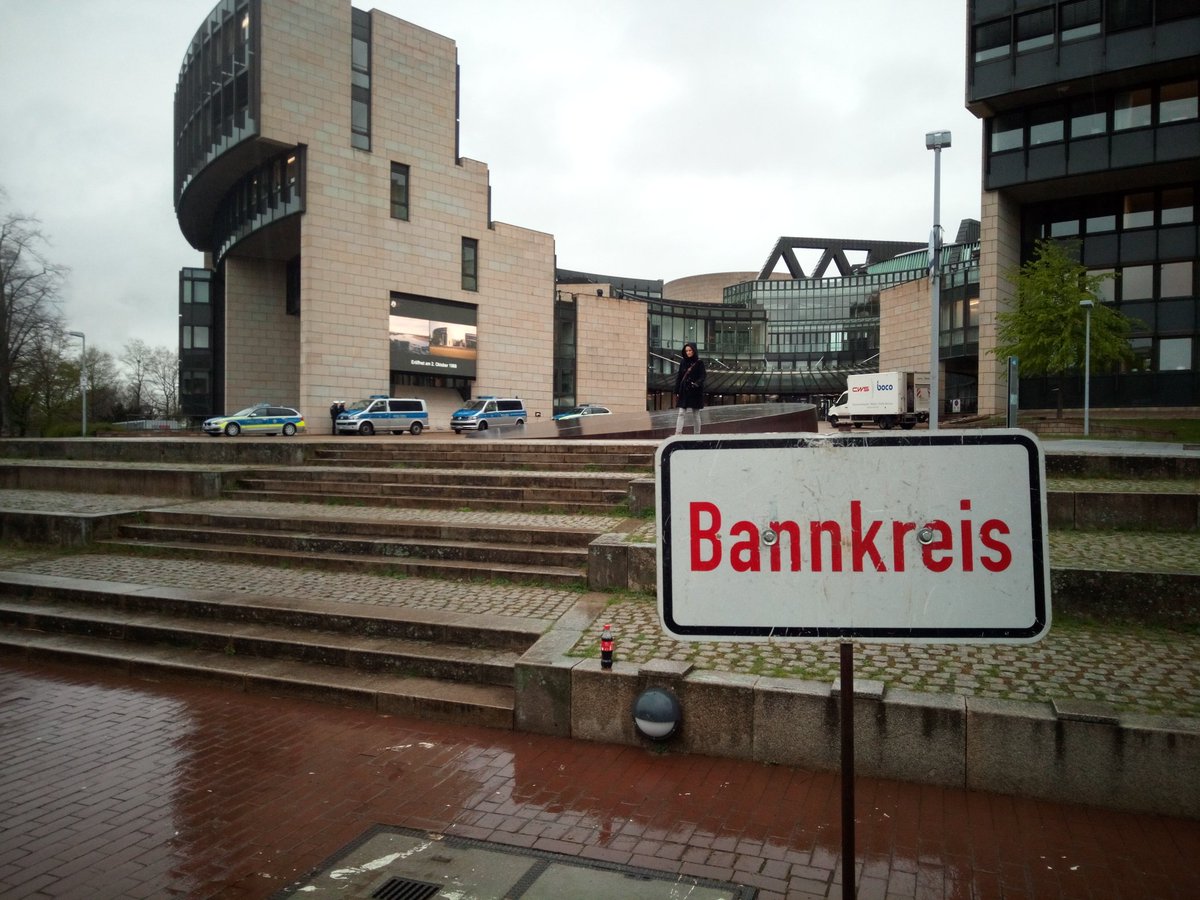 LinkeListe_DUE's tweet photo. Auch wir sind heute bei der Kundgebung gegen die Novellierung des Hochschulgesetzes vor dem #NRW #landtag! #notmyhochschulgesetz https://t.co/q6yHtCtx87