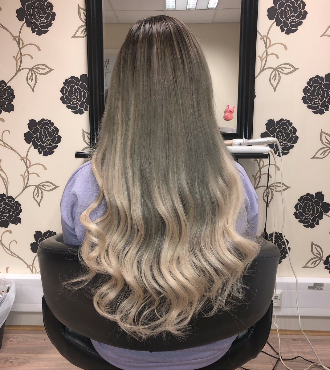 angelhairext's tweet image. This is everything 🙌🏼🤩 We used just 2 packs (3/4 head) of @beauty_works #sticktip #hairextensions 20” in shade #arctic #blonde for the lovely @miccax 💋#microrings #miltonkeynes
