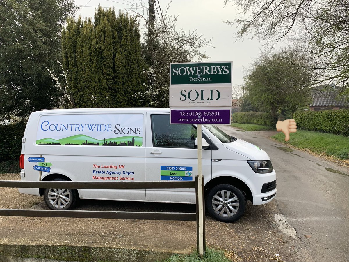 CountrywdeNFK's tweet photo. Lovely fresh morning, so why not have some new boards up. Look great. #sowerbys #estateagents #norfolkpropertyspecialists https://t.co/dYUPnYR1bR