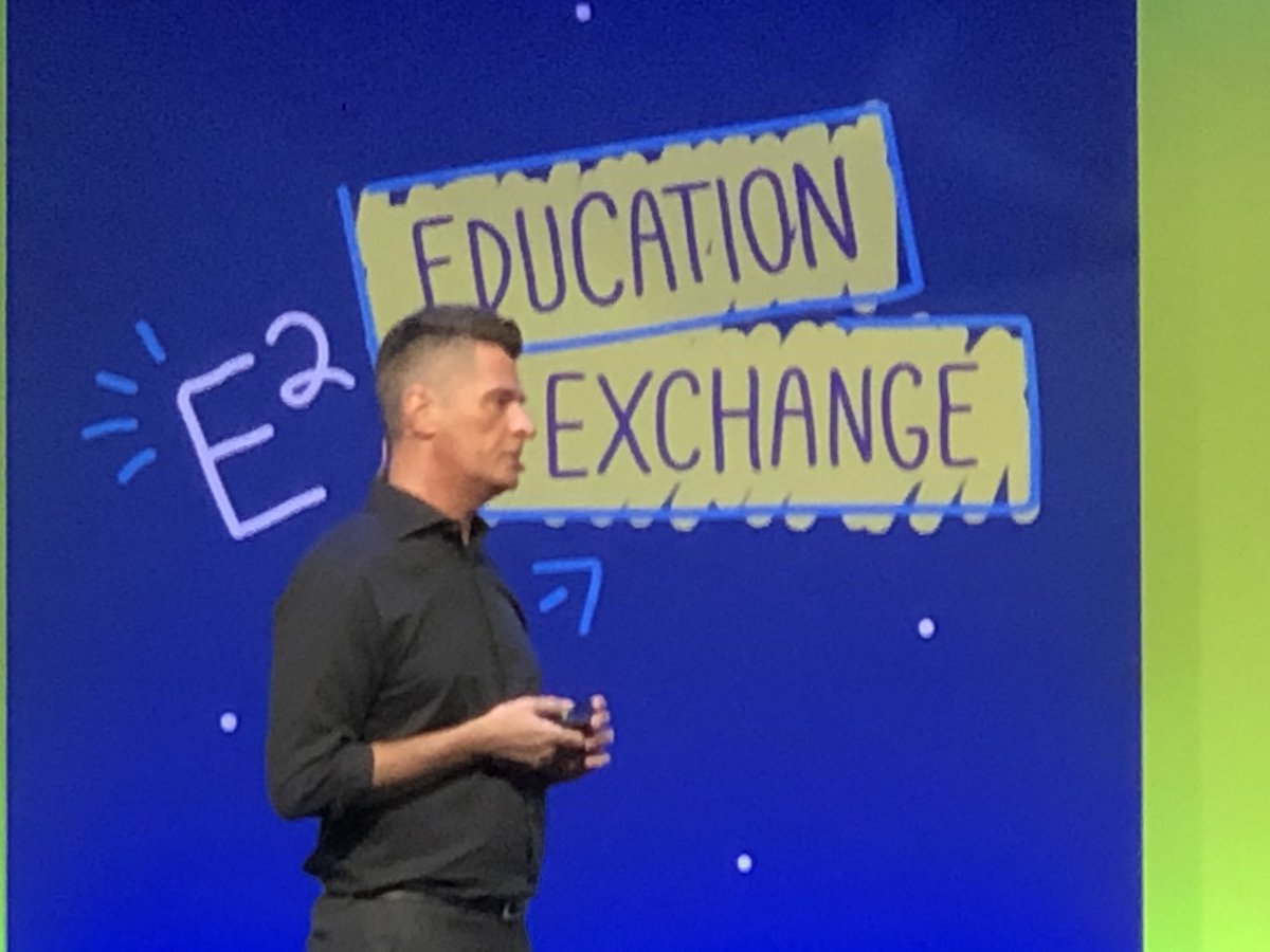ToniRitz's tweet photo. Lehrpersonen sind immer mehr Changemakers! Start von Education Exchange in Paris #E2 @AnthonySalcito https://t.co/tQaiGgz3au